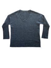 Load image into Gallery viewer, Cashmere Blend No.4 Boyfriend V-neck (Secret)